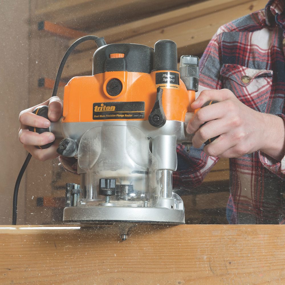 Routers | Woodworking Routers — Screwfix EU