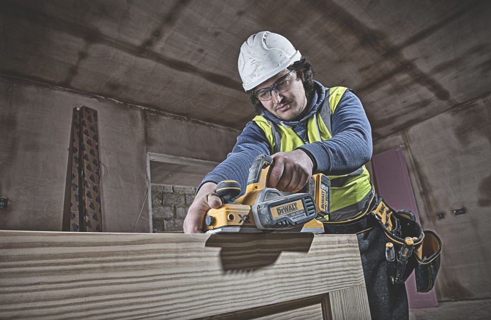 DeWalt DCP580N-XJ 18V Li-Ion XR Brushless Cordless Planer Bare