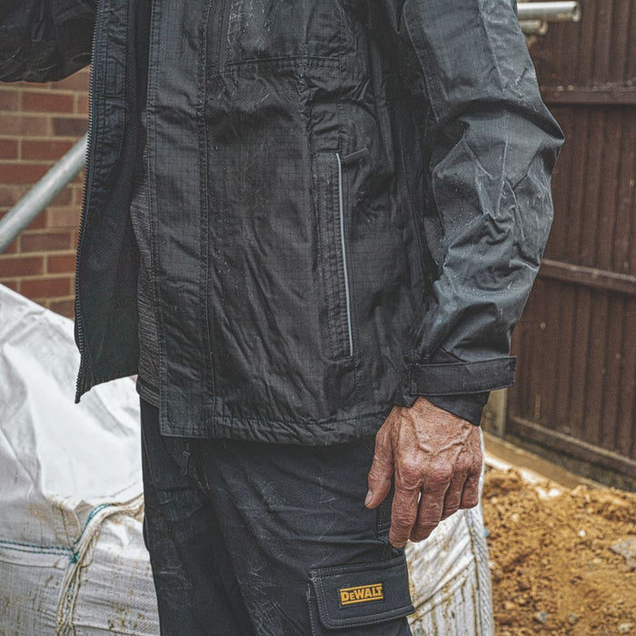 DeWalt Storm, chaqueta impermeable, negro/gris, talla L (pecho 42-44")
