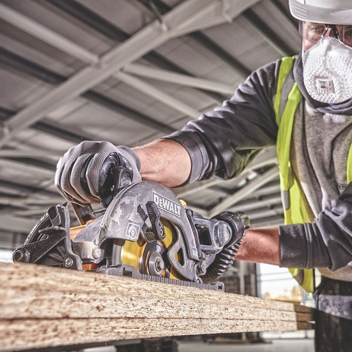 Makita Screwfix Battery Circular Saw Makita DHS660Z 165mm 18V Li