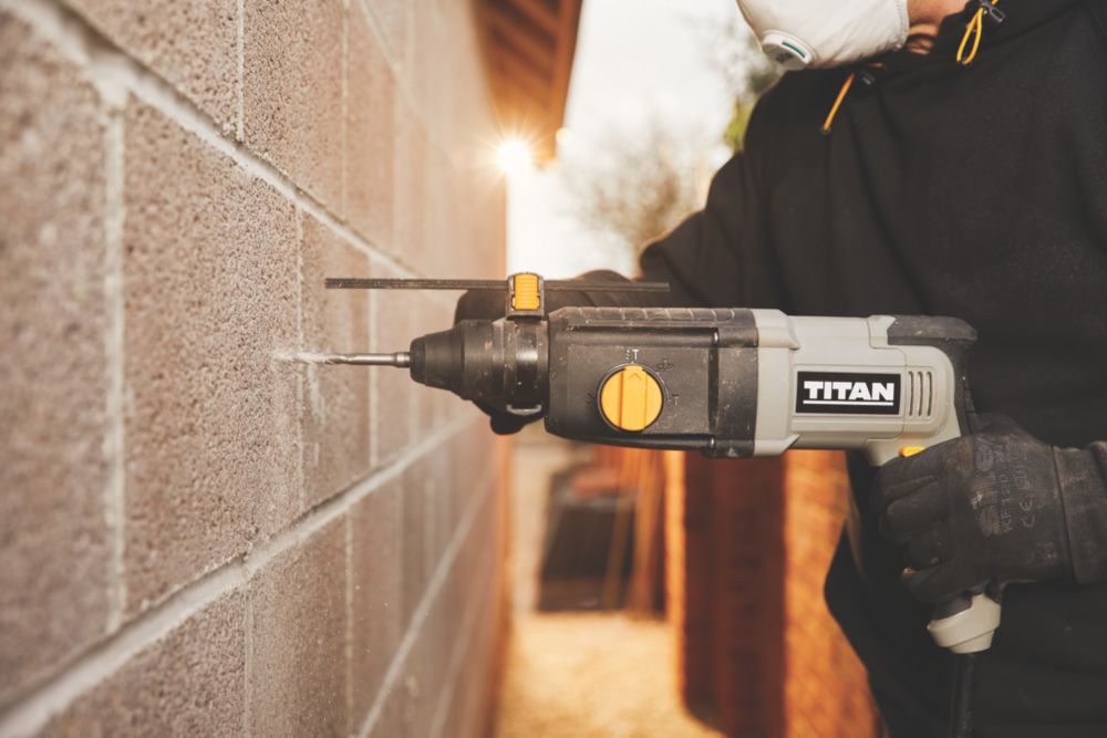 Titan TTB872SDS 3.27kg Electric Corded SDS Drill 220 240V Screwfix EU