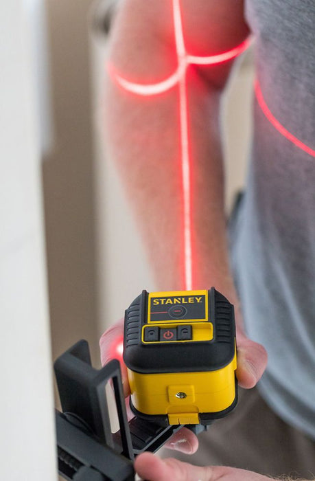 Samopoziomujący niwelator laserowy wyświetlający czerwone linie skrzyżowane Stanley Cross90