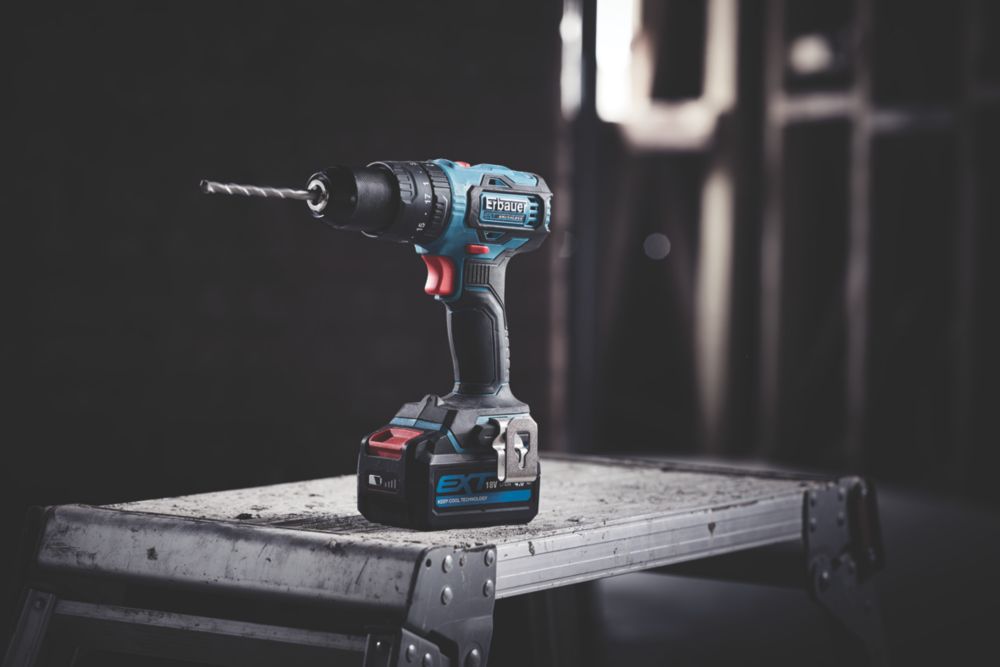 Erbauer ECD18-Li-2 18V 2 x 4.0Ah Li-Ion EXT Brushless Cordless Combi Drill