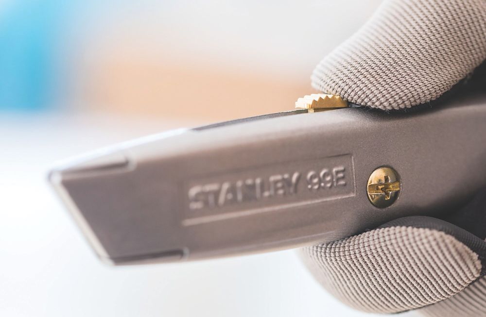 Nóż chowany trapezowy Stanley 2-10-099