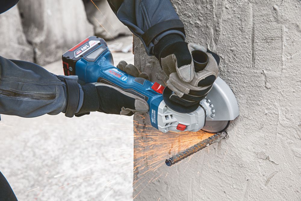 Bosch  18V 2 x 4.0Ah Li-Ion Coolpack Brushless Cordless 3 Piece Kit