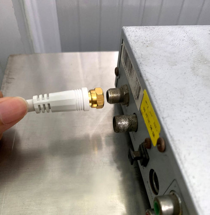 Cable coaxial con conector F, clavija dorada, 1,5m